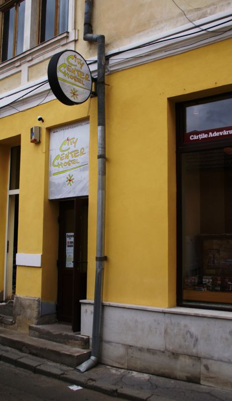 frontstrada.jpg frontstrada.jpg